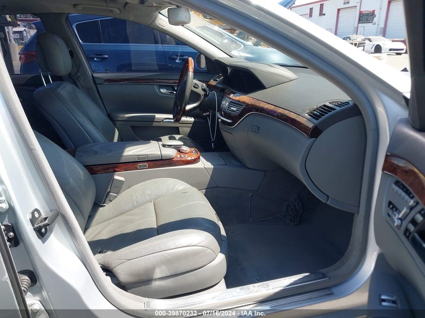 2007 Mercedes-Benz S 550 550 VIN: WDDNG71X37A107737 Lot: 39870232