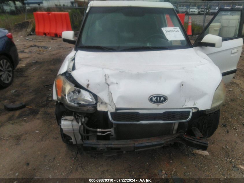 2010 Kia Soul + VIN: KNDJT2A27A7701375 Lot: 39870310
