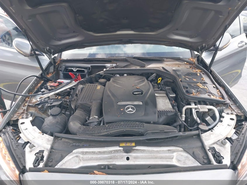 2015 Mercedes-Benz C 300 VIN: 55SWF4JB2FU053856 Lot: 39870318