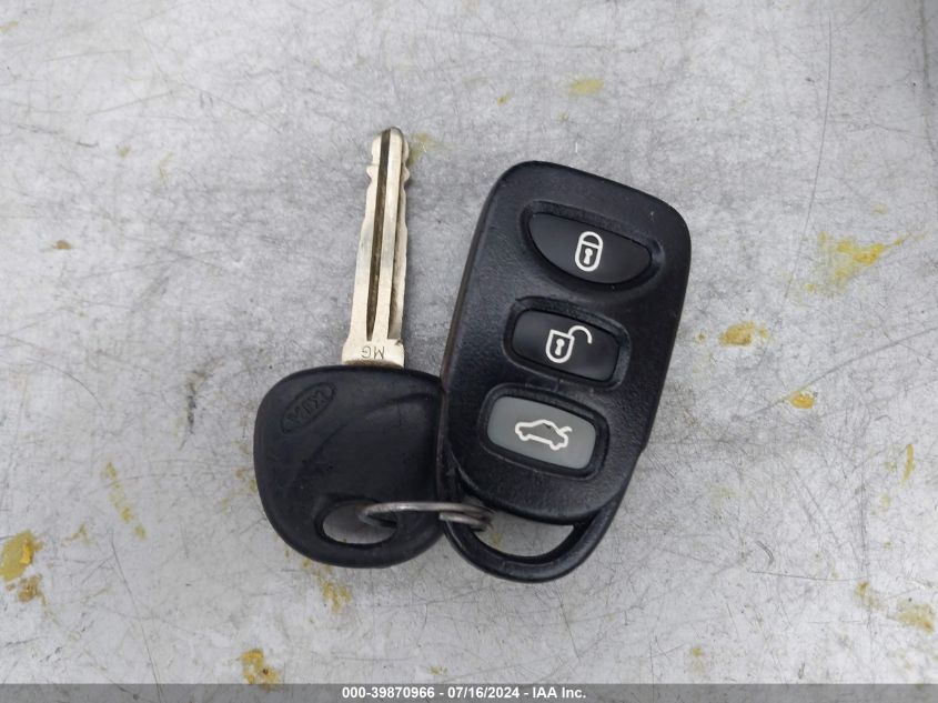 2008 Kia Optima Lx/Ex VIN: KNAGE123X85227172 Lot: 39870966