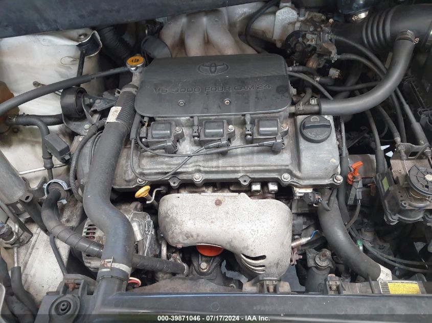 1998 Toyota Sienna Le VIN: 4T3ZF13C8WU077415 Lot: 39871046