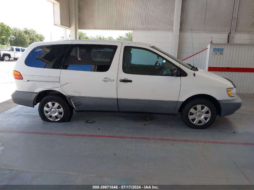 1998 Toyota Sienna Le VIN: 4T3ZF13C8WU077415 Lot: 39871046