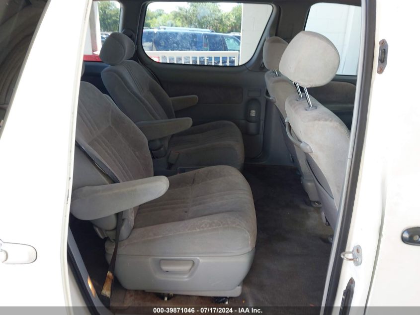 1998 Toyota Sienna Le VIN: 4T3ZF13C8WU077415 Lot: 39871046