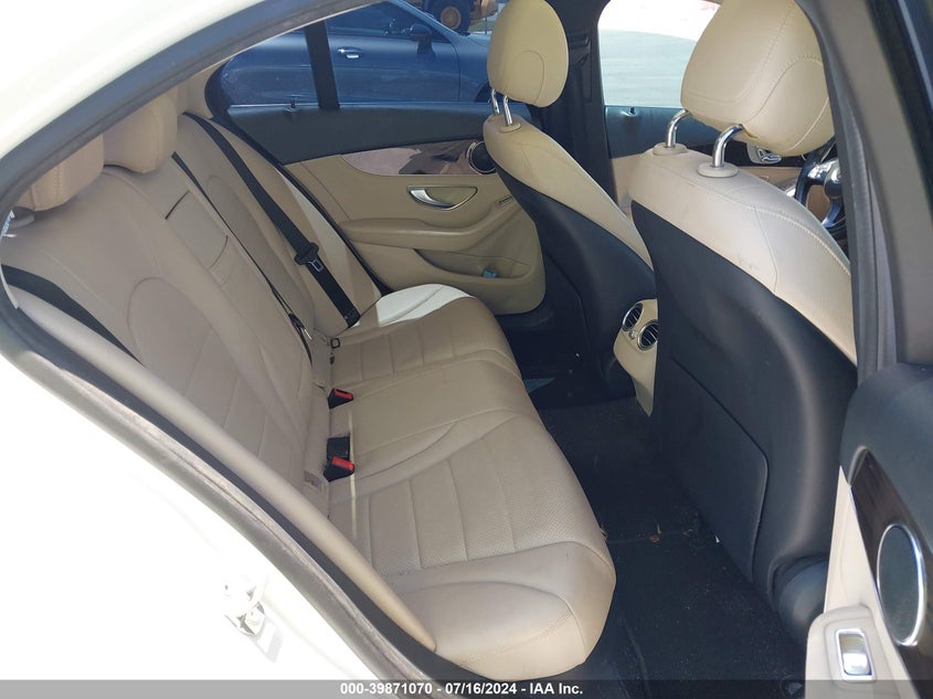 2015 Mercedes-Benz C 300 Luxury/Sport VIN: 55SWF4JB9FU074610 Lot: 39871070