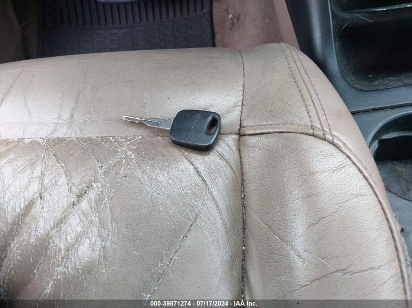 2001 Ford Explorer Xlt VIN: 1FMZU83P31UB24482 Lot: 39871274