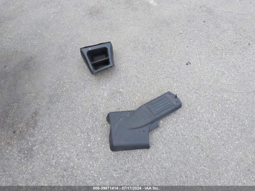 1999 Ford Explorer Eddie Bauer/Limited/Xlt VIN: 1FMZU34E4XZA35726 Lot: 39871414