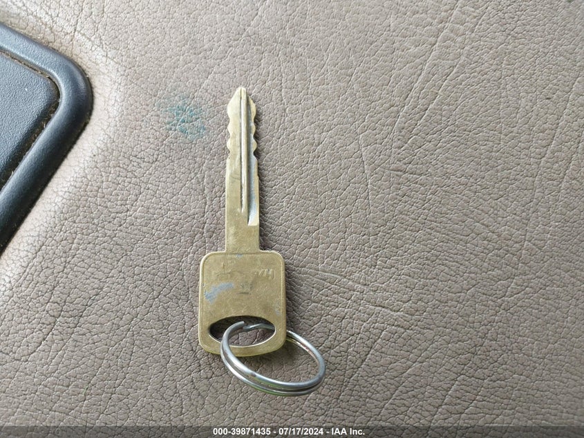 1999 Ford F-250 Lariat/Xl/Xlt VIN: 1FTNX21F6XED69538 Lot: 39871435