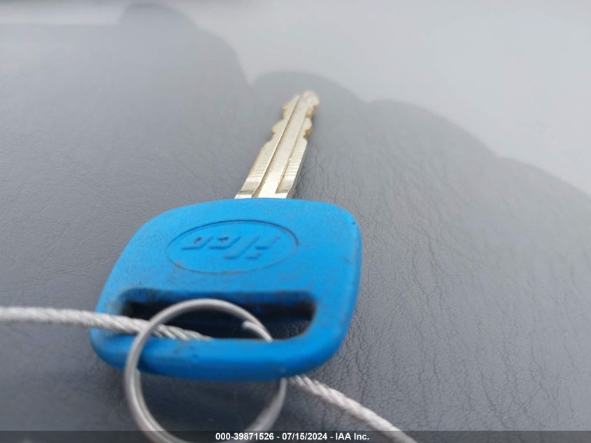 2000 Toyota Camry Le VIN: JT2BG22K2Y0441230 Lot: 39871526