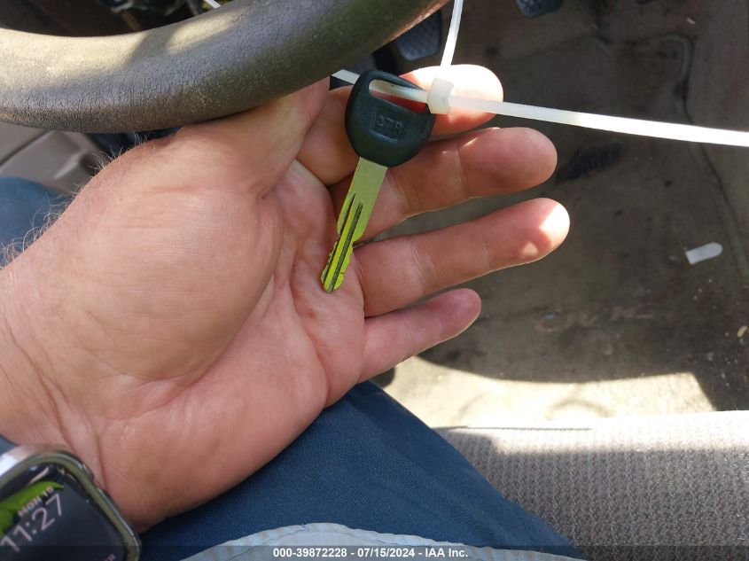 1998 Honda Civic Dx VIN: 2HGEJ6526WH576942 Lot: 39872228