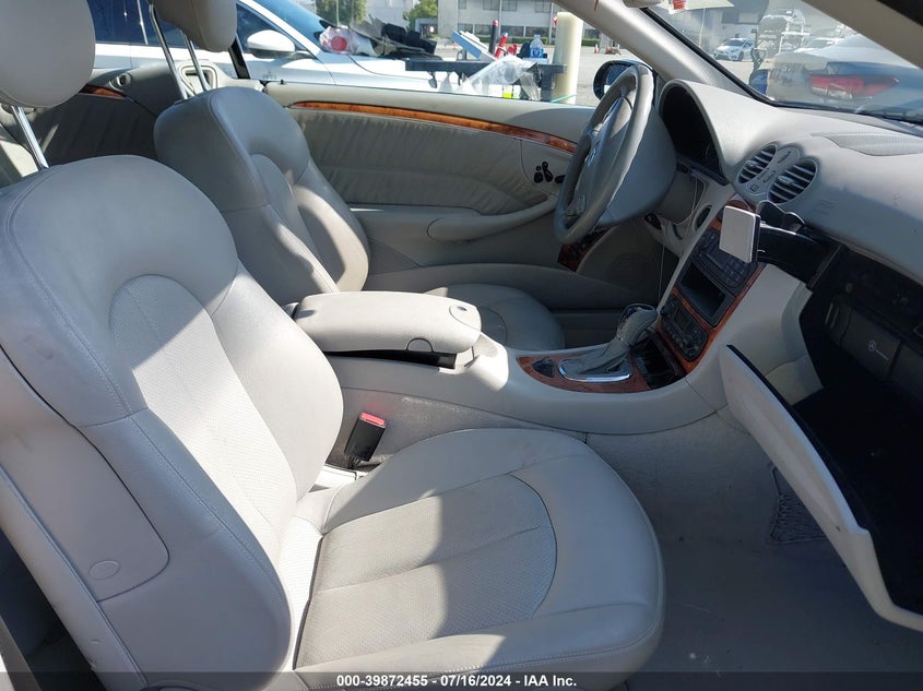 2004 Mercedes-Benz Clk 320 VIN: WDBTK65GX4T016239 Lot: 39872455