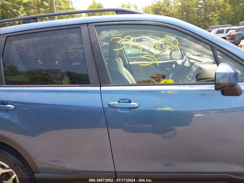 2019 SUBARU FORESTER PREMIUM - JF2SKAEC6KH440807