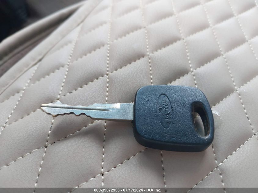 2001 Ford F-150 King Ranch Edition/Lariat/Xlt VIN: 1FTRW08L41KD90644 Lot: 39872953