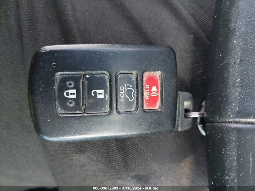 VIN 2T3NFREV8JW470139 2018 TOYOTA RAV4 SE