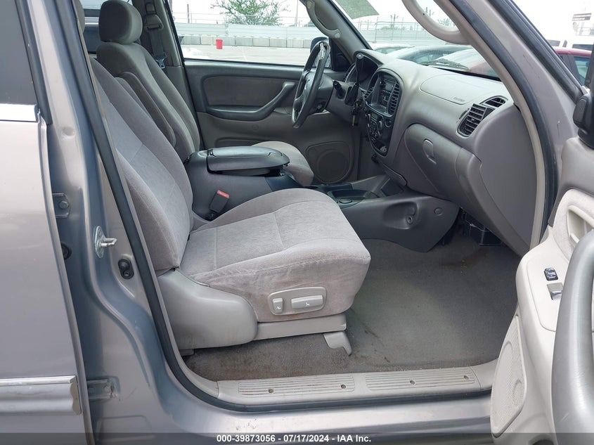 2002 Toyota Sequoia Sr5 VIN: 5TDZT34A22S131515 Lot: 39873056