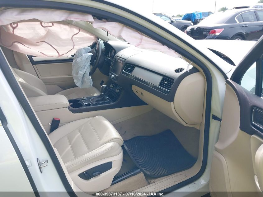2015 VOLKSWAGEN TOUAREG V6 SPORT - WVGEF9BP8FD006757