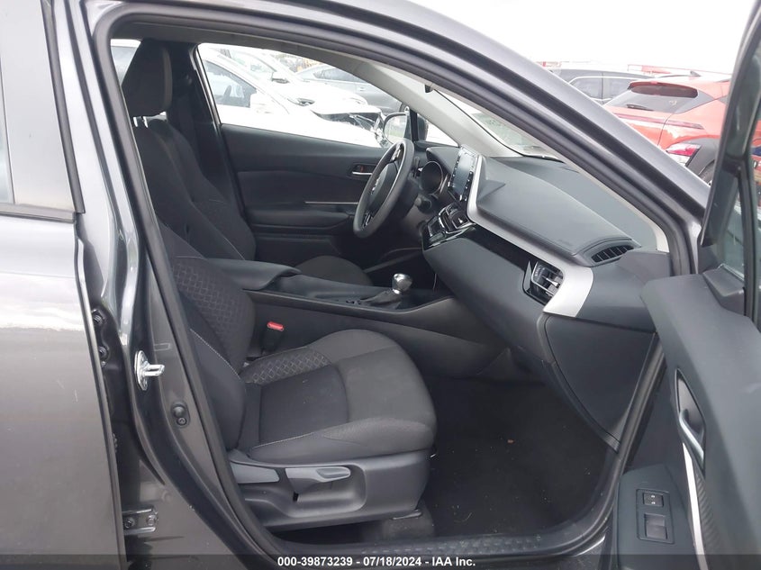 VIN NMTKHMBX5MR124348 2021 TOYOTA C-HR LE