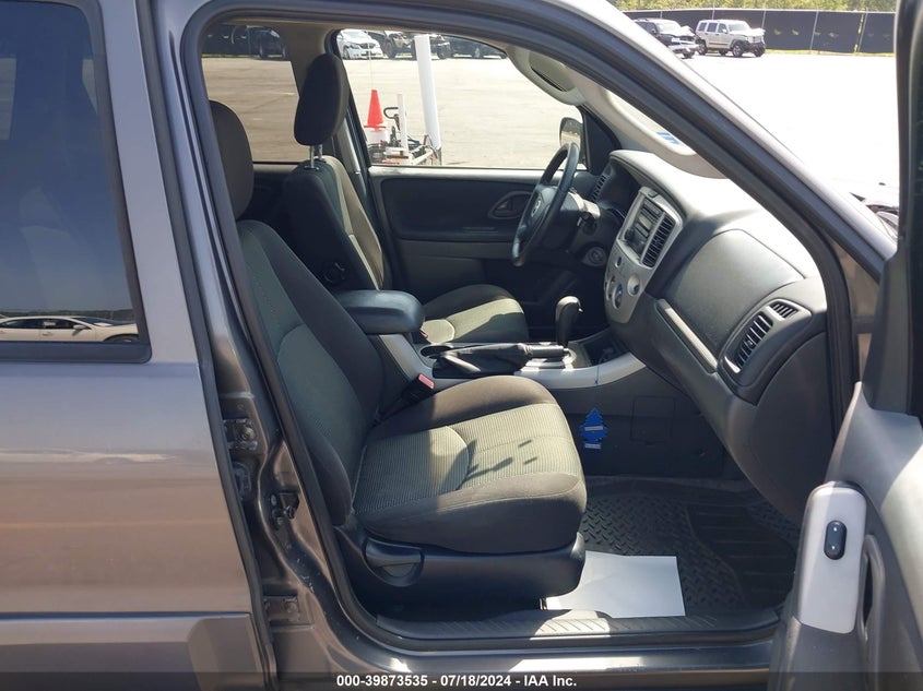 2006 Mazda Tribute S VIN: 4F2YZ04196KM13401 Lot: 39873535