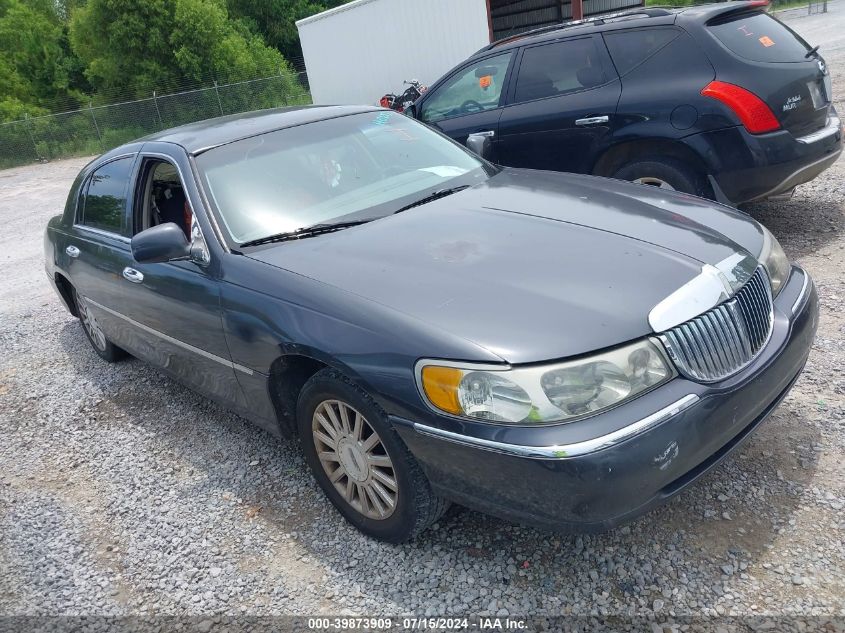 2000 Lincoln Town Car Executive VIN: 1LNHM81W8YY932626 Lot: 39873909