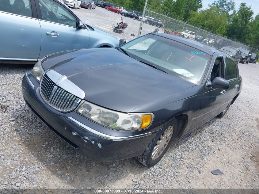 2000 Lincoln Town Car Executive VIN: 1LNHM81W8YY932626 Lot: 39873909