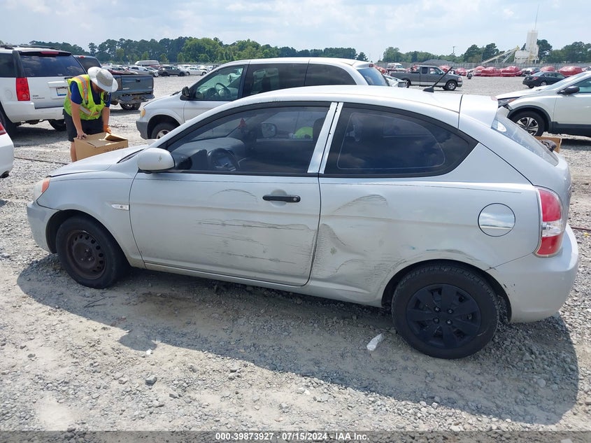 2010 Hyundai Accent Gs VIN: KMHCM3AC6AU184815 Lot: 39873927