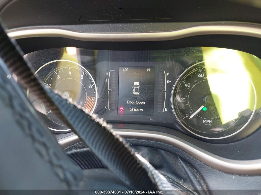 2014 Jeep Cherokee Latitude VIN: 1C4PJMCS5EW272399 Lot: 39874031