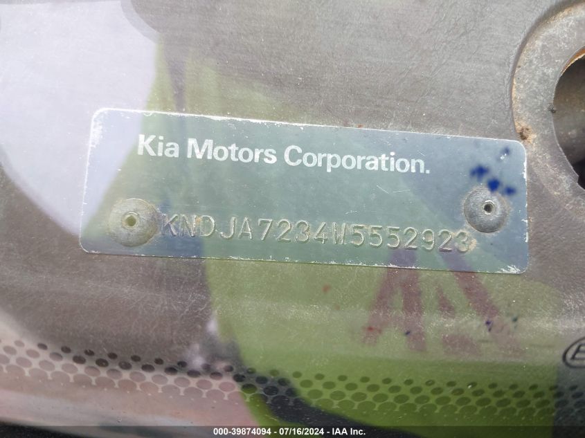 1998 Kia Sportage Ex VIN: KNDJA7234W5552923 Lot: 39874094