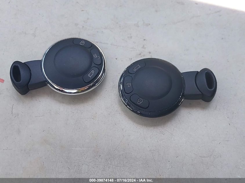 2010 Mini Cooper S VIN: WMWMF7C59ATZ70068 Lot: 39874148