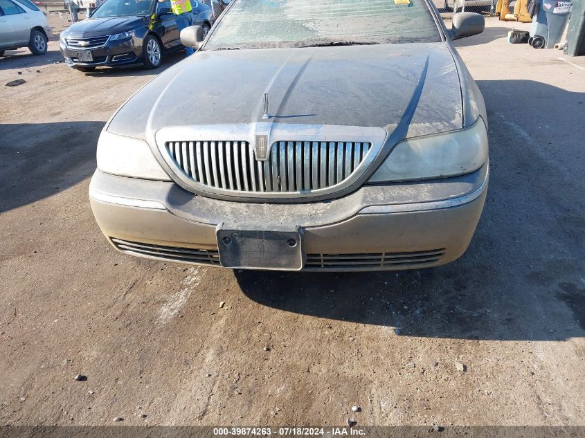 2003 Lincoln Town Car Executive VIN: 1LNHM81W93Y606701 Lot: 39874263