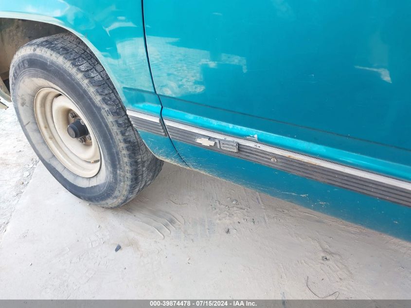 1996 Chevrolet Gmt-400 C1500 VIN: 2GCEC19M0T1118406 Lot: 39874478