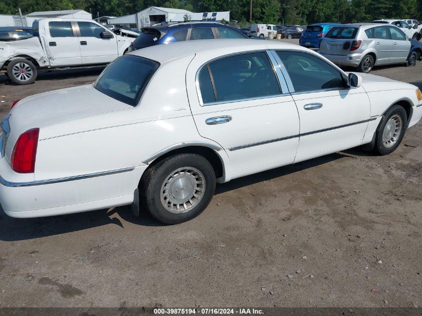 1998 Lincoln Town Car Executive VIN: 1LNFM81W3WY727414 Lot: 39875194