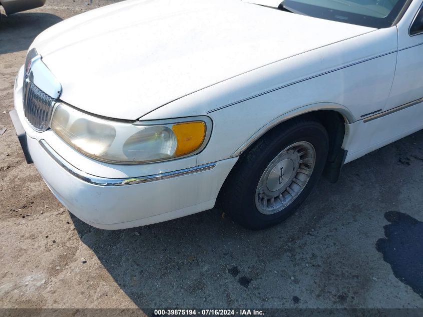 1LNFM81W3WY727414 1998 Lincoln Town Car Executive