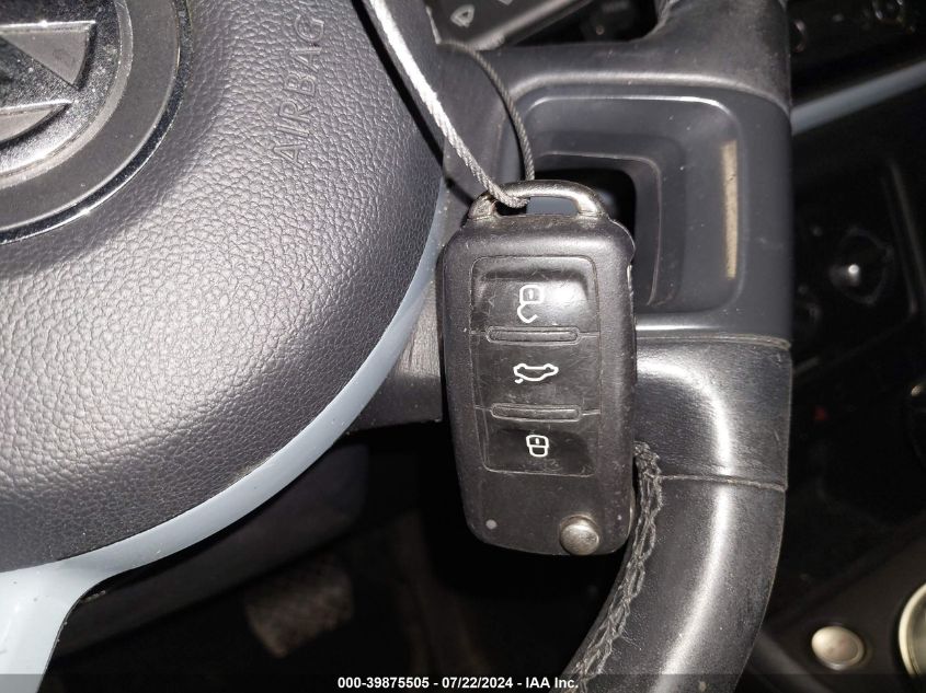 2013 Volkswagen Beetle 2.5L VIN: 3VWJX7AT5DM600336 Lot: 39875505