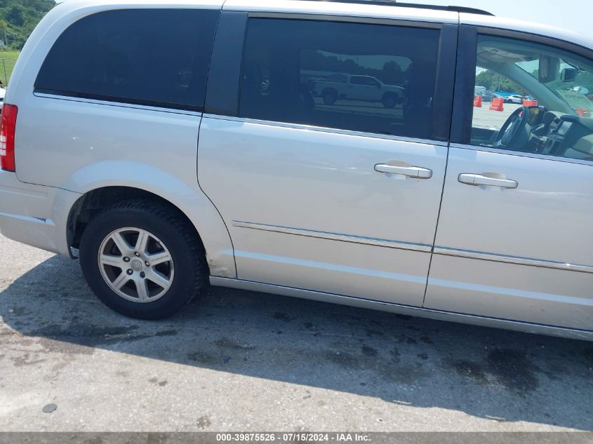 2010 Chrysler Town & Country Touring VIN: 2A4RR5DX1AR136169 Lot: 39875526