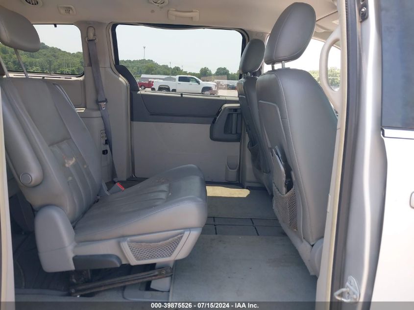 2010 Chrysler Town & Country Touring VIN: 2A4RR5DX1AR136169 Lot: 39875526