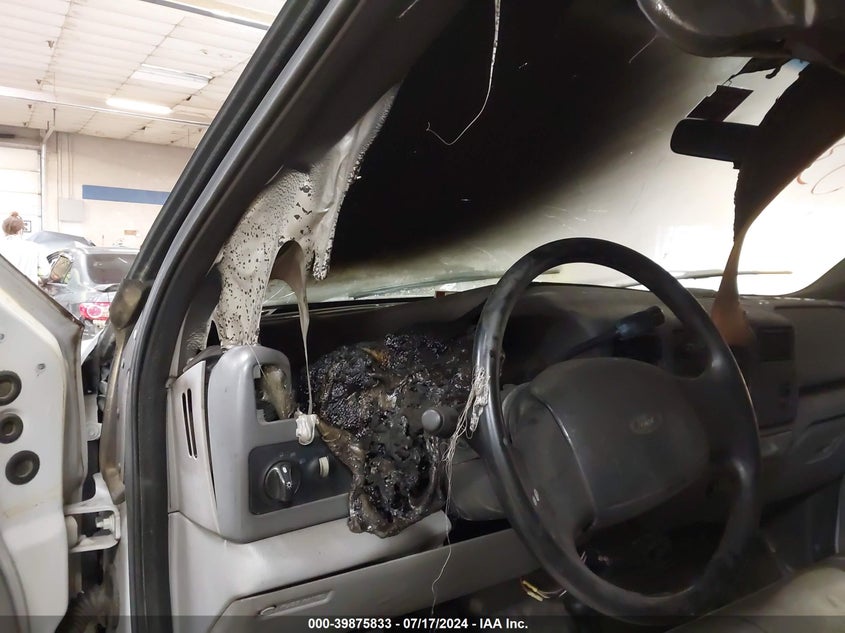 1999 Ford F-250 Lariat/Xl/Xlt VIN: 1FTNF21F3XEB55514 Lot: 39875833