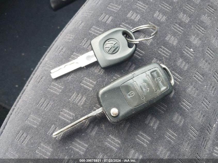 2004 Volkswagen Passat Gl VIN: WVWND63B94E002736 Lot: 39875931