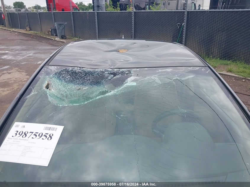 2012 Hyundai Elantra Gls VIN: 5NPDH4AE4CH102517 Lot: 39875958