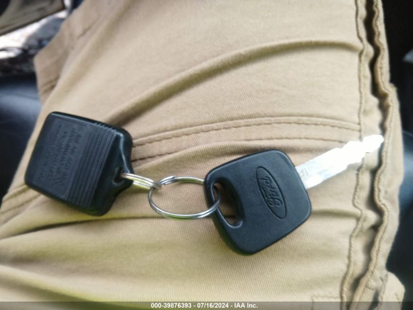 2004 Ford Escape Limited VIN: 1FMCU94174KA63837 Lot: 39876393