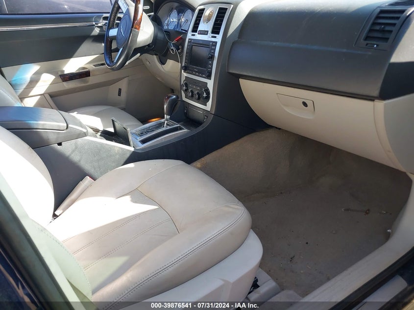 2006 Chrysler 300C VIN: 2C3KA63H66H318921 Lot: 39876541