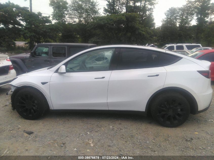 2022 Tesla Model Y Long Range Dual Motor All-Wheel Drive VIN: 7SAYGDEEXNF438921 Lot: 39876678