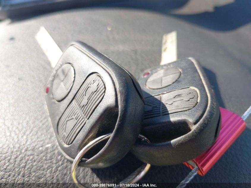 2000 BMW 323I I VIN: WBAAM3332YFP66558 Lot: 39876891