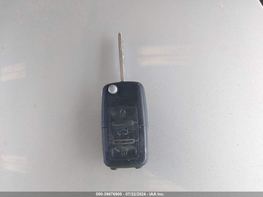 2004 Volkswagen New Beetle Gls 2.0L VIN: 3VWCK31C94M410300 Lot: 39876905