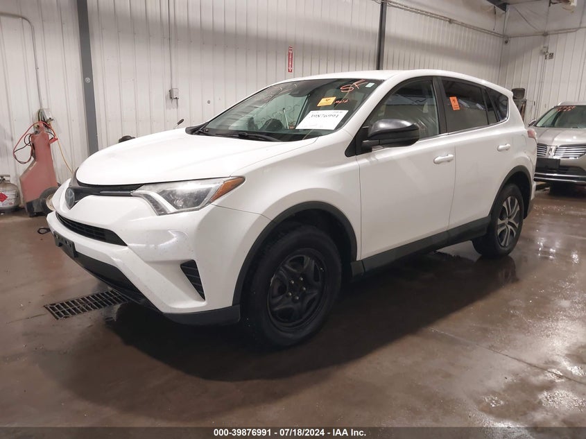 VIN 2T3BFREV1HW632934 2017 TOYOTA RAV4 LE