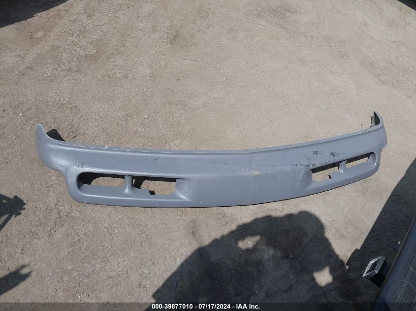 2004 Chevrolet Suburban 1500 Lt VIN: 1GNEC16T24J138215 Lot: 39877010