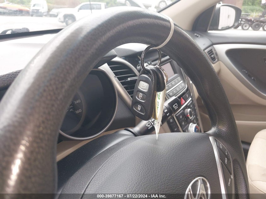 2013 Hyundai Elantra Gt VIN: KMHD35LEXDU052758 Lot: 39877167