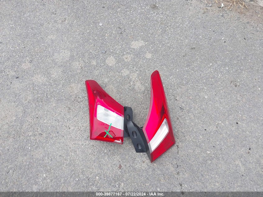 2013 Hyundai Elantra Gt VIN: KMHD35LEXDU052758 Lot: 39877167