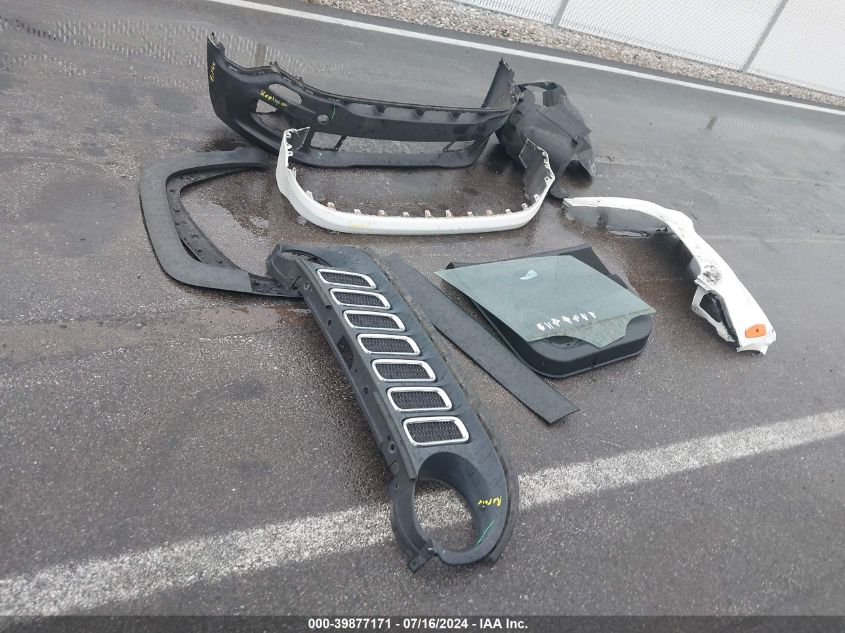 2015 Jeep Renegade Sport VIN: ZACCJAAT5FPB97565 Lot: 39877171