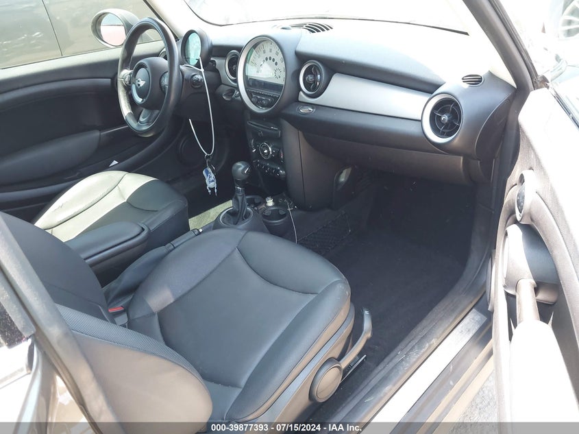 2013 Mini Clubman Cooper VIN: WMWZF3C54DT490281 Lot: 39877393