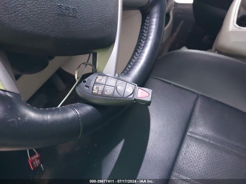 2015 Chrysler Town & Country Touring-L VIN: 2C4RC1CG4FR590604 Lot: 39877411