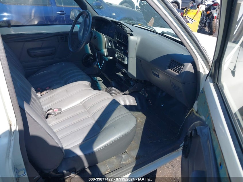 1993 Toyota Pickup 1/2 Ton Short Whlbase Stb VIN: 4TARN81A9PZ075621 Lot: 39877422